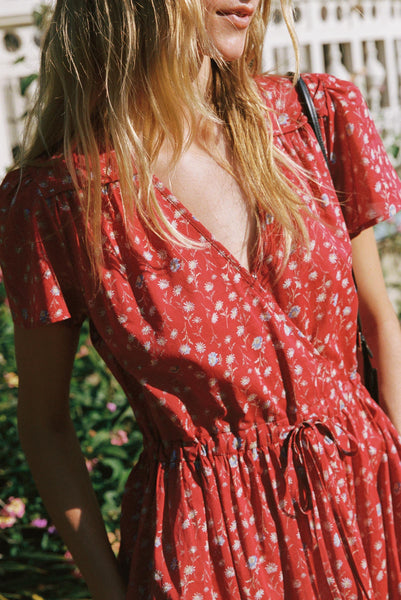 The Simple Dawn Dress | Cascading Daisy