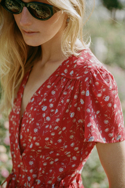 The Simple Dawn Dress | Cascading Daisy