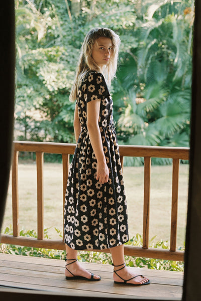 The Dawn Dress Petites | Noir Daisy